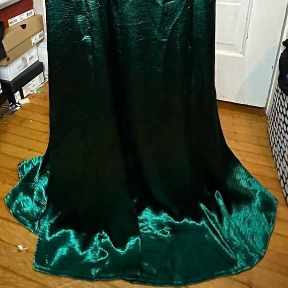 NWTs Lovers + Friends Britt Dress Gown Medium - Picture 8 of 13